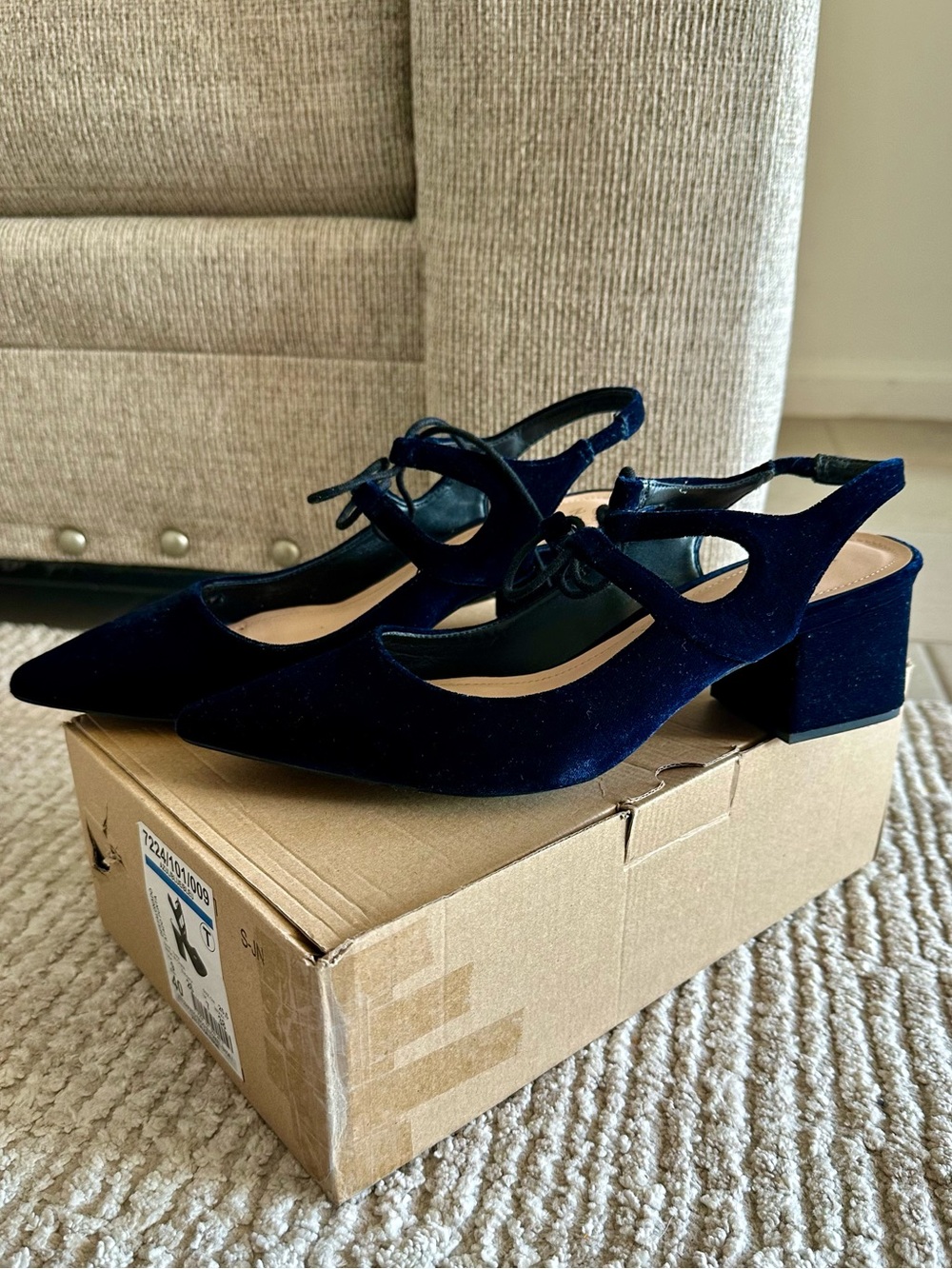 Zara Women's Navy Velvet Pointed-Toe Slingback Chunky Heels